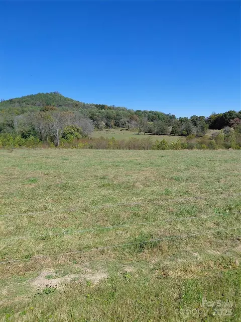 000 Collins Rd, Hamptonville, NC 27020