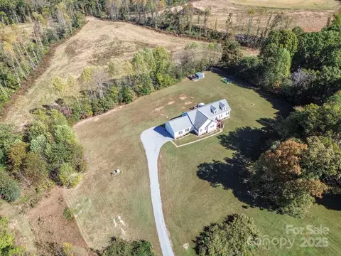 3734 Westwood Rd, Hamptonville, NC 27020
