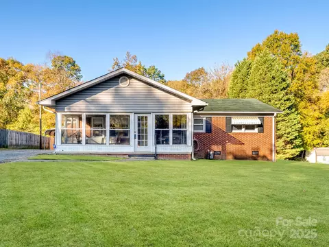 1028 Ashford St, Charlotte, NC 28214