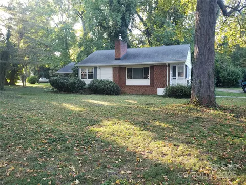 3937 Belcross Dr, Charlotte, NC 28205