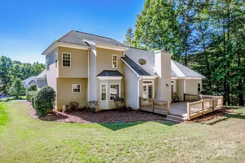 Exterior - 3545 Maple Brook Dr, Denver, NC 28037 photo 7 of 8