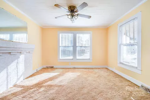 Living - 808 Walker St, Kannapolis, NC 28081 photo 1 of 3