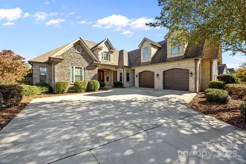 131 Kapstone Xing, Lexington, NC 27295