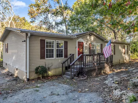 30 Providence Dr, Flat Rock, NC 28731