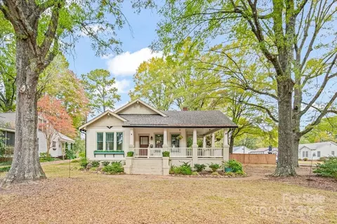 648 E Iredell Ave, Mooresville, NC 28115