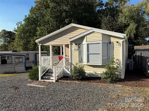 104 Hummingbird Dr, New London, NC 28127