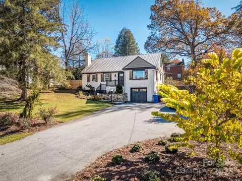140 Lakeview Ave, Brevard, NC 28712