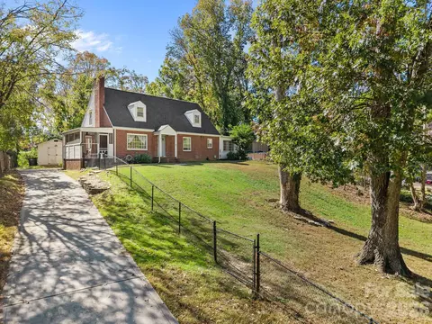 151 E Corriher Ave, Salisbury, NC 28144 photo 2