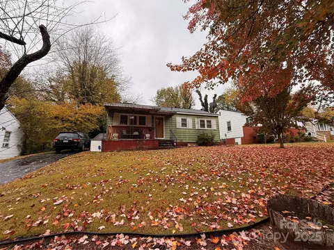 504 Avalon Pl, High Point, NC 27262