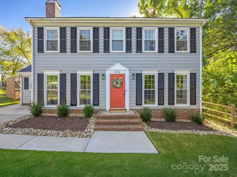 2526 Turnberry Ln, Charlotte, NC 28210