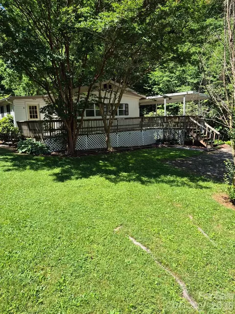 9 Smokey Cove Rd, Canton, NC 28716