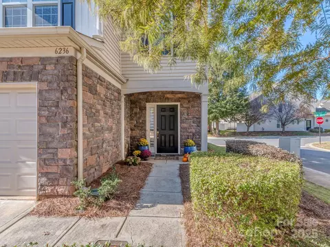 6236 Rockefeller Ln, Charlotte, NC 28210
