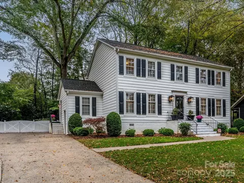 4913 Crooked Oak Ln, Charlotte, NC 28226