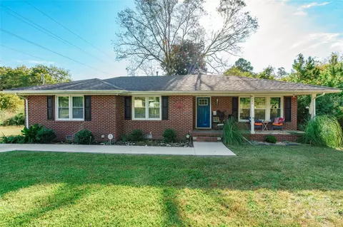 749 Meadowbrook Rd, Chester, SC 29706