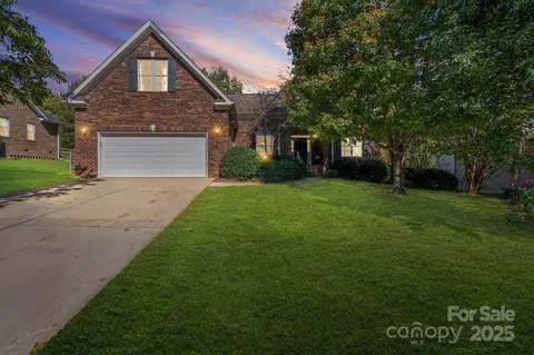 145 Quail Haven Dr, Troutman, NC 28166