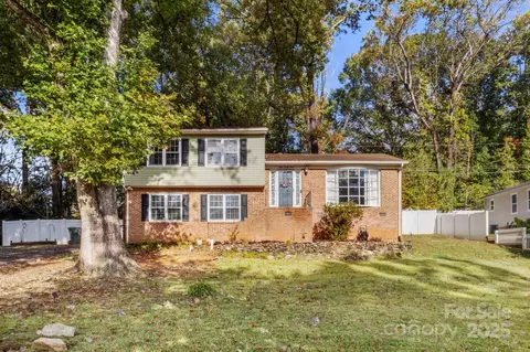 893 Ragin Ln, Rock Hill, SC 29732