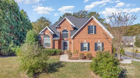 1900 Astrid Ct, Waxhaw, NC 28173
