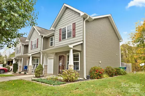 81 Sunny Meadows Blvd, Arden, NC 28704