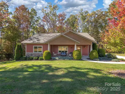 146 Sapphire Pl, Clyde, NC 28721