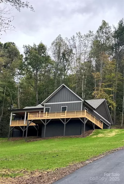76 Arrowood Rd, Weaverville, NC 28787
