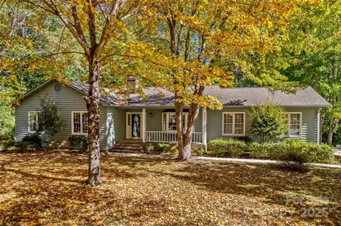 864 Hunter Dr, Mooresville, NC 28115
