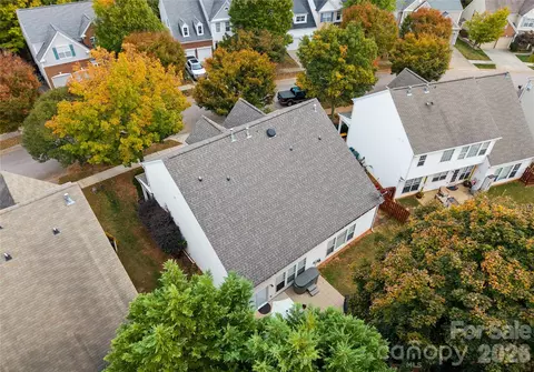 View/Area - 20127 Beard St, Cornelius, NC 28031 photo 2 of 7