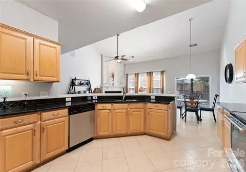 Kitchen - 20127 Beard St, Cornelius, NC 28031 photo 2 of 3