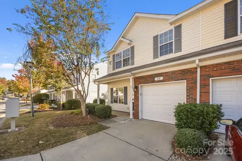 218 Tail Race Ln, Fort Mill, SC 29715