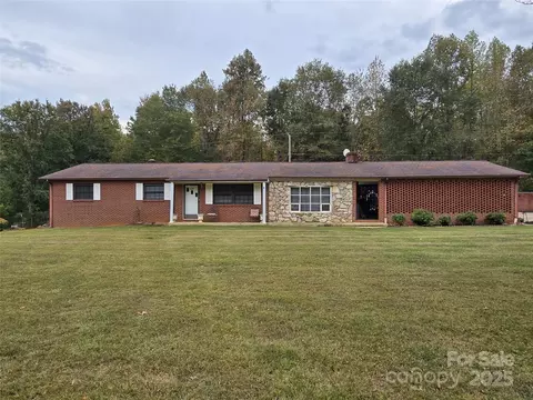 3678 Sunset Grill St, Connelly Springs, NC 28612