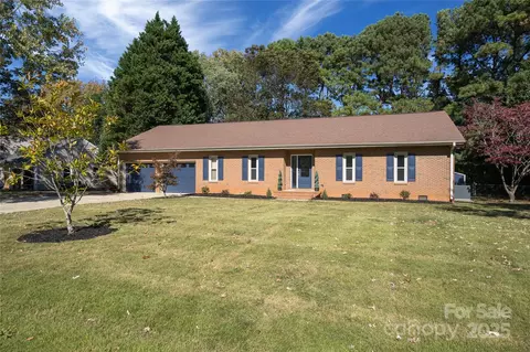 1004 Sandy Ct, Gastonia, NC 28056