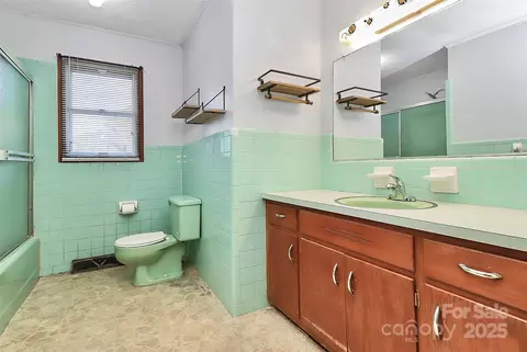 Bath - 6217 Stack Rd, Monroe, NC 28112 photo 1 of 1