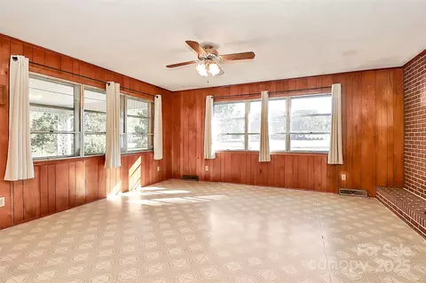 Living - 6217 Stack Rd, Monroe, NC 28112 photo 2 of 7