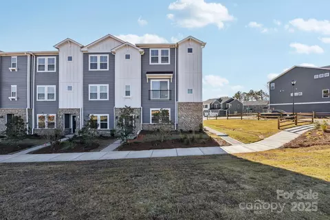 305 Golden Maple Ct, Fort Mill, SC 29708