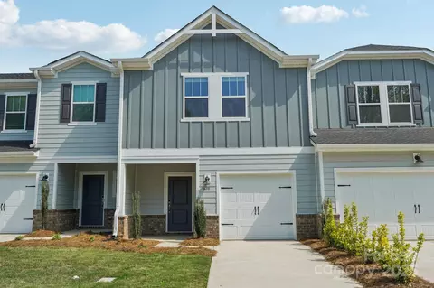 4035 Summit Woods Dr, Charlotte, NC 28216