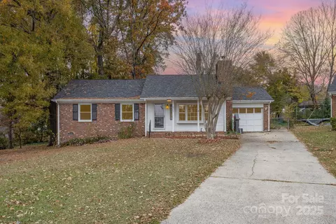 8503 Beechbrooke Rd, Charlotte, NC 28227