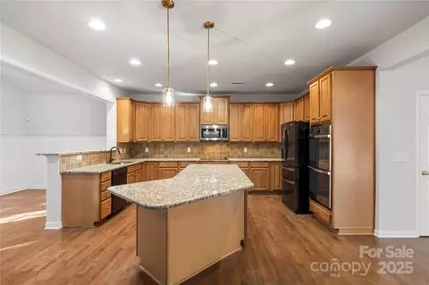 Kitchen - 1908 Faison Ave, Fort Mill, SC 29708 photo 3 of 4