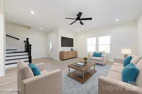 Living - 240 Doster Rd, Lancaster, SC 29720 photo 2 of 4