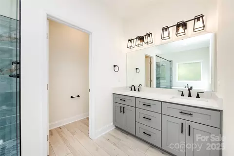 Bath - 240 Doster Rd, Lancaster, SC 29720 photo 2 of 5