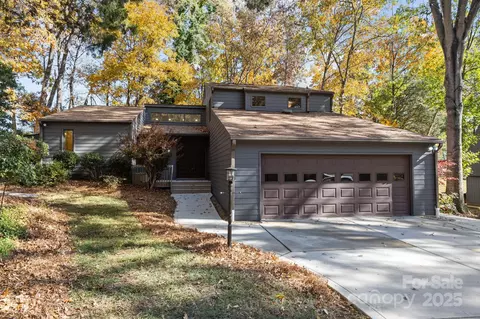 8117 Rising Meadow Rd, Charlotte, NC 28277
