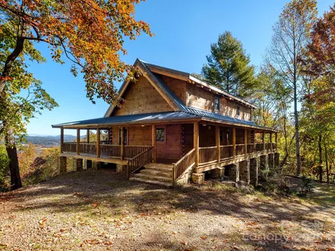 212 Jayhawk Ln, Brevard, NC 28712