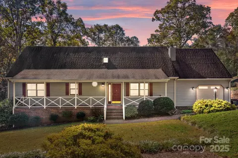 120 Apple Blossom Dr, Morganton, NC 28655