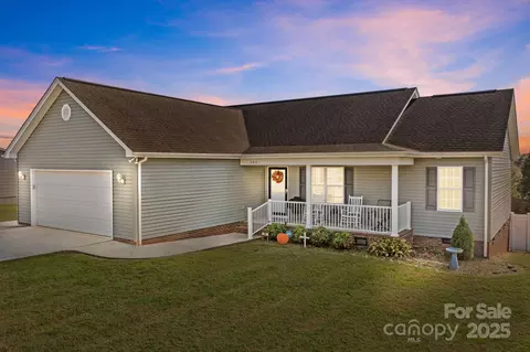 200 Stable Brook Ln, Taylorsville, NC 28681