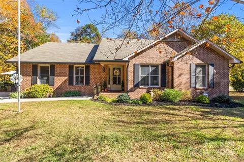1456 Stonecroft Cir, Catawba, NC 28609