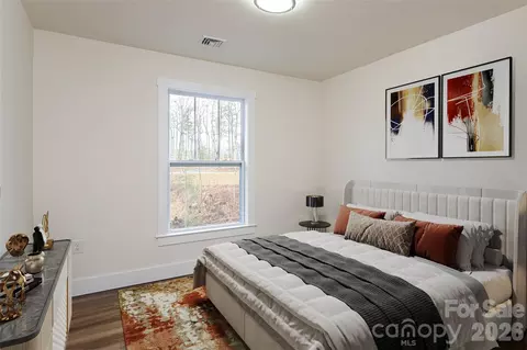 Bedroom - 204 Cascade Ridge Rd, Fairview, NC 28730 photo 5 of 7