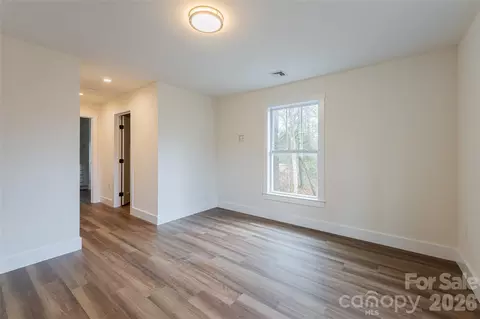 Bedroom - 204 Cascade Ridge Rd, Fairview, NC 28730 photo 4 of 7