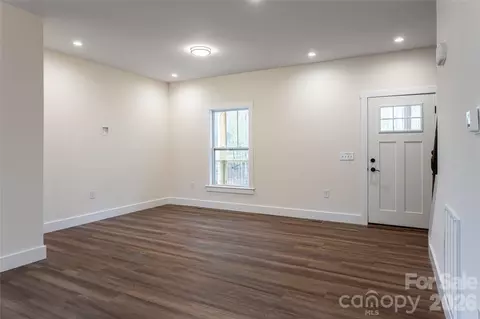 Living - 204 Cascade Ridge Rd, Fairview, NC 28730 photo 2 of 8