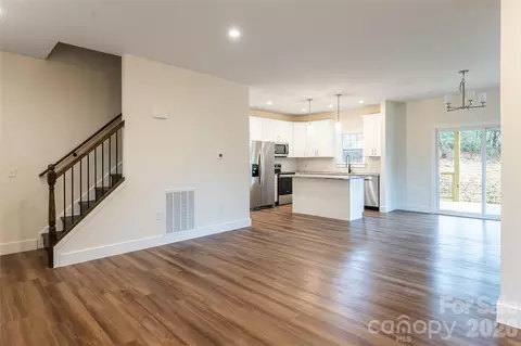 Living - 204 Cascade Ridge Rd, Fairview, NC 28730 photo 5 of 8