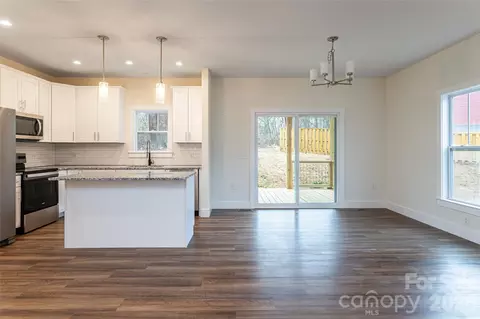 Living - 204 Cascade Ridge Rd, Fairview, NC 28730 photo 6 of 8