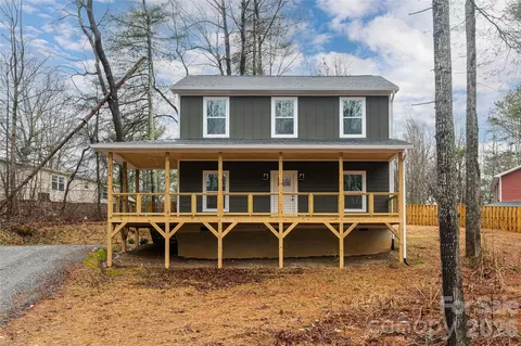 204 Cascade Ridge Rd, Fairview, NC 28730