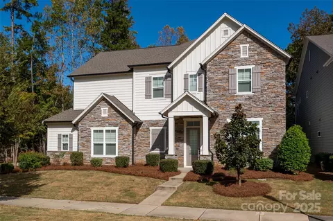 13232 Kornegy Dr, Charlotte, NC 28277